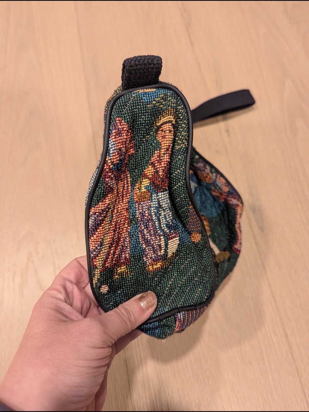 Tapestry Wristlet Pouch in Dark Green with Vintage Golf Scene - Picture 4 of 6
